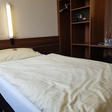 Otel Zum Eichenzeller 3*